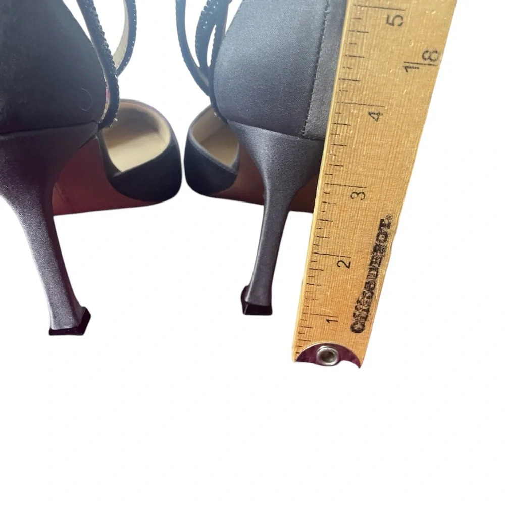 Vince Camuto Ketrinda Size 8.5
Grey Satin - Picture 9 of 16